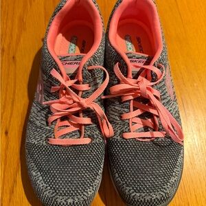 ⭐️2/15$ Skechers Gray Knit Sneakers with Coral Pink Details